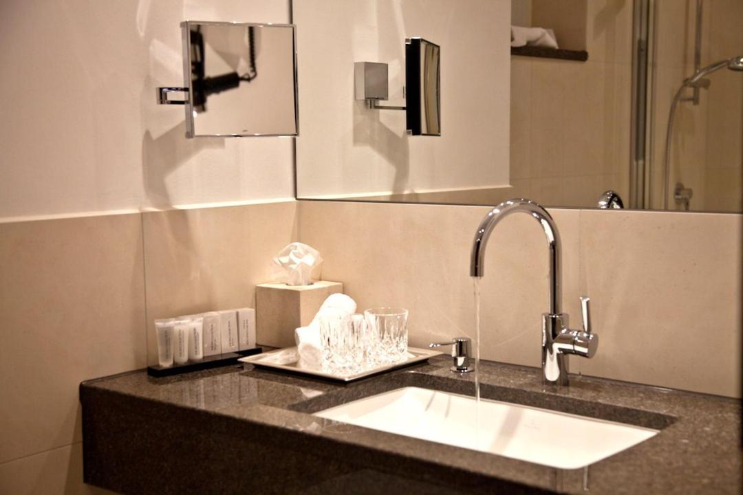 Favor Koenigsallee 4* Dusseldorf