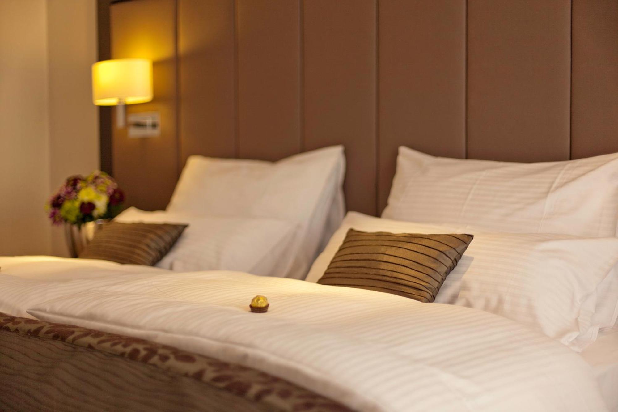 Hotel Favor Koenigsallee 4*