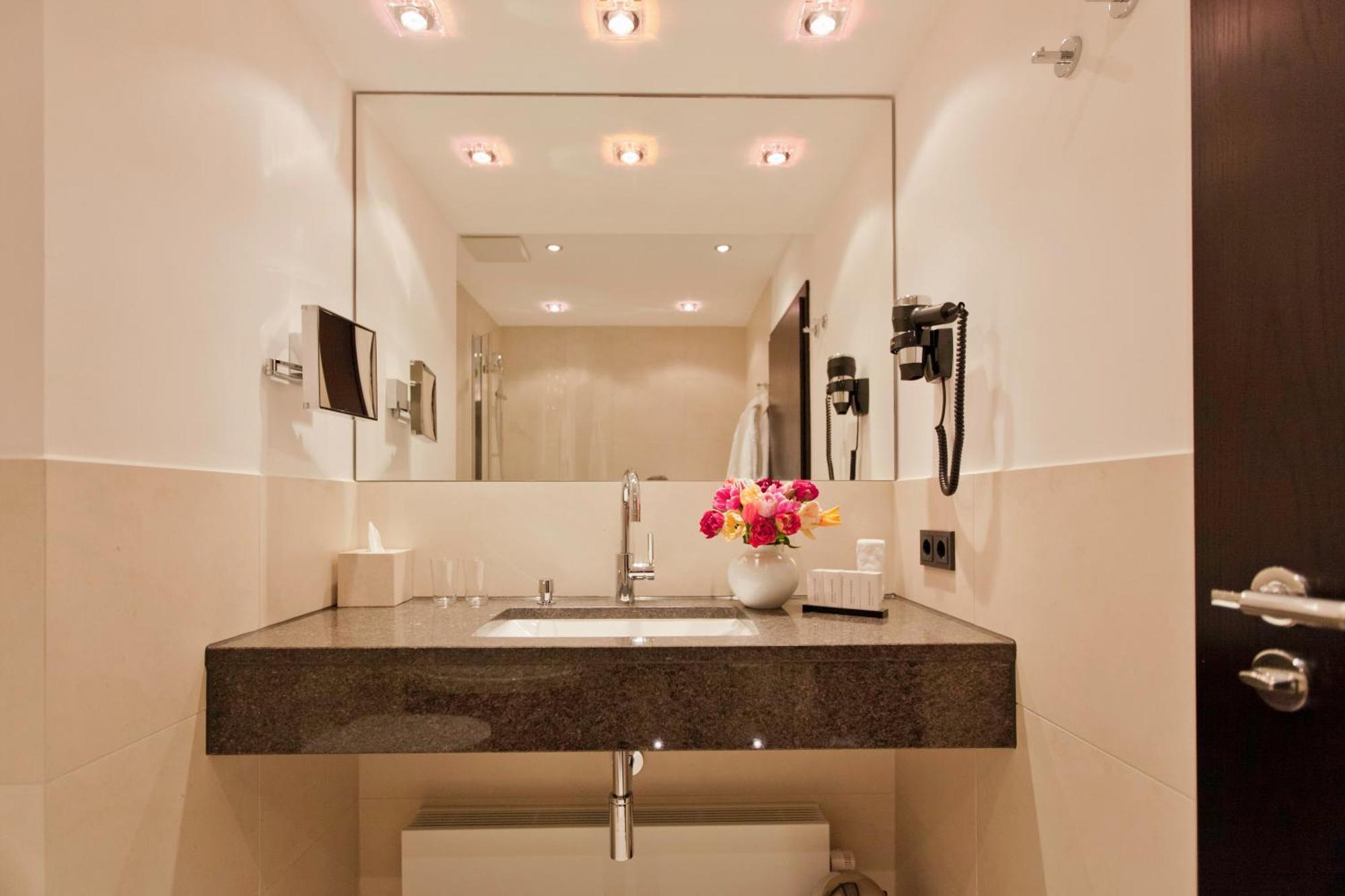 Hotel Favor Koenigsallee 4*