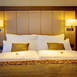 Favor Koenigsallee 4* Dusseldorf